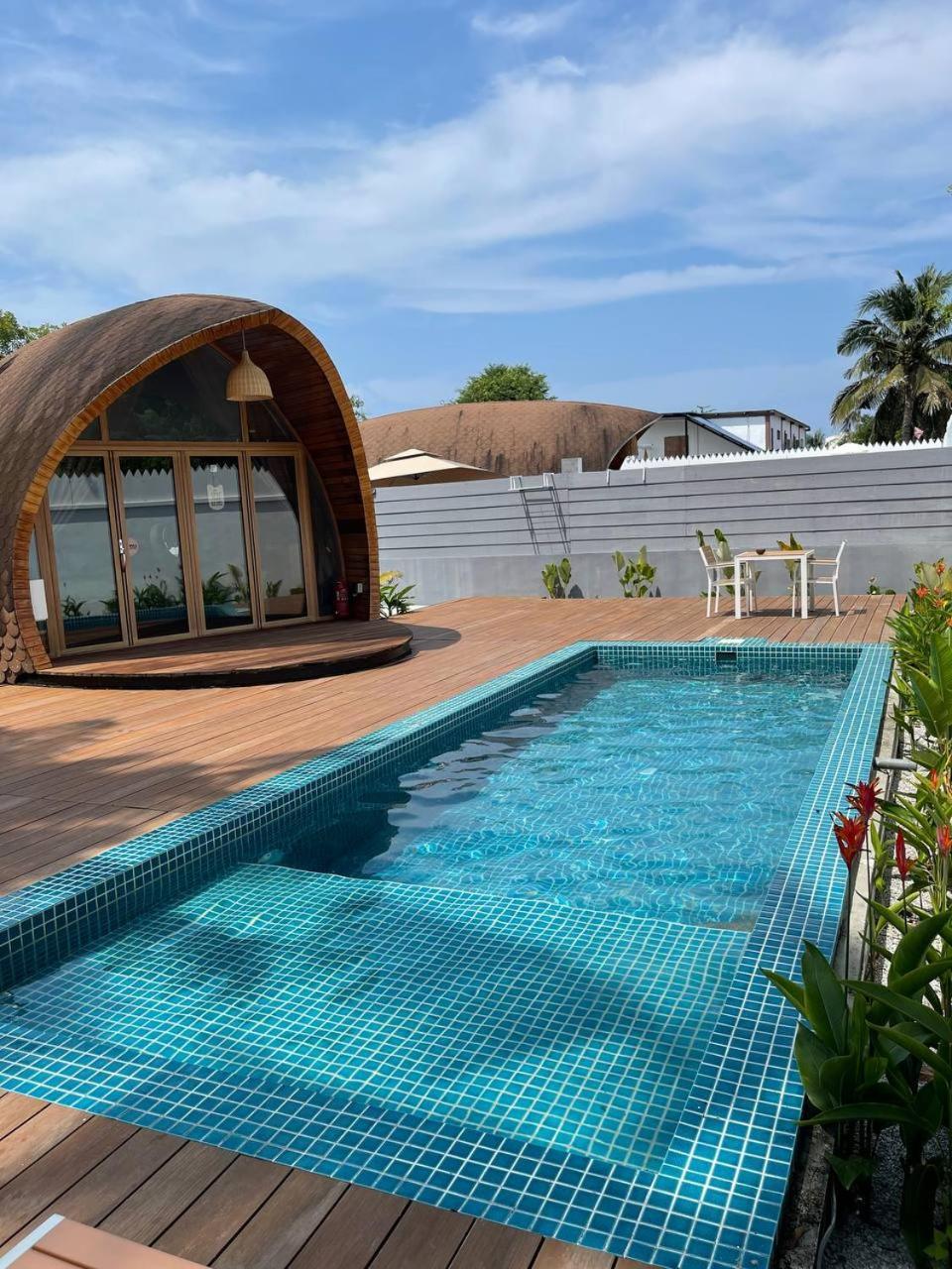 Hotel Found Mansion à Pantai Cenang  Extérieur photo